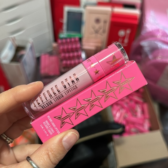 Virginity Jeffree Star Velour Liquid Lipstick - Picture 3 of 3